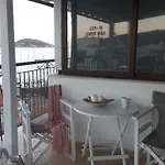 Vetti Konukevi İskados